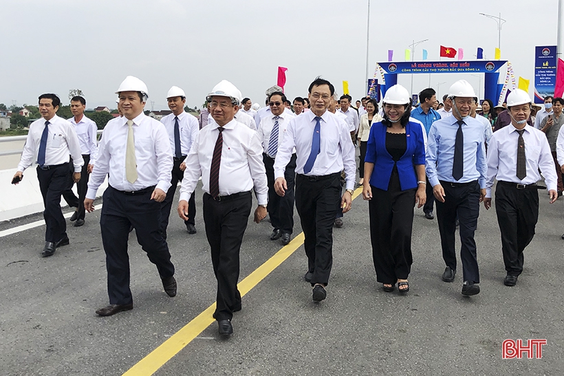 Khánh thành cầu Thọ Tường chào mừng Đại hội Đảng bộ tỉnh Hà Tĩnh
